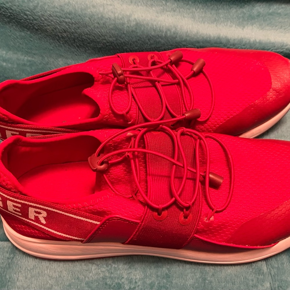 Tommy Hilfiger Womens Size 10 Shoes Style: TW Roots Red